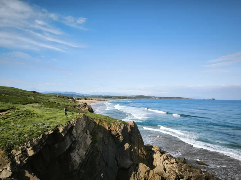 Guía de Costa Quebrada: Liencres, La Picota, La Arnía y Covachos